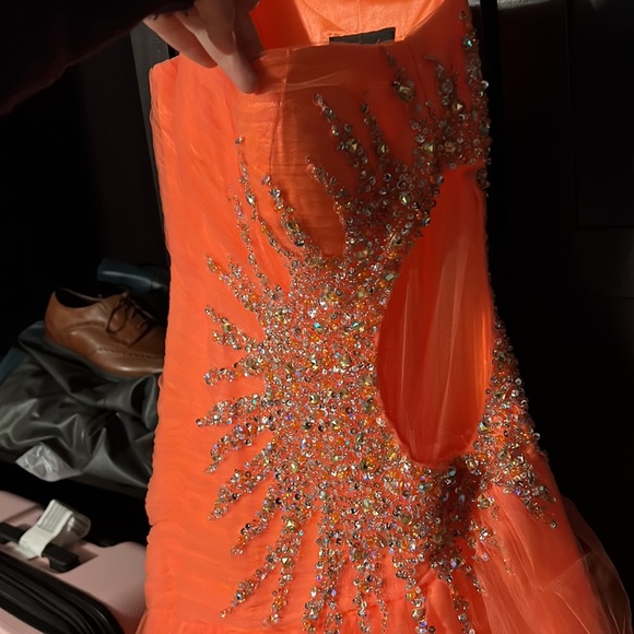 Mac Duggal Formal Dress - Picture 3 of 9